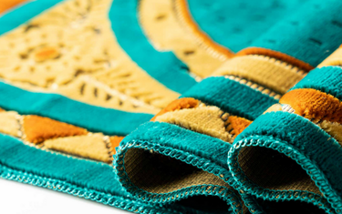 How to Choose the Perfect Prayer Mat for Daily Salah at Home
