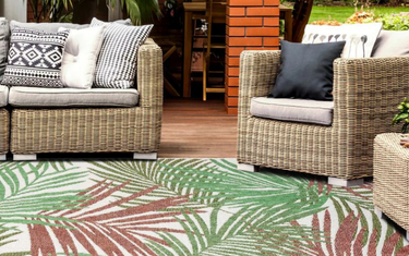 Create a Cool Summer Corner with the Right Outdoor Rug