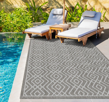 Outdoor Rugs Diamond Portobello Collection - Dark Grey / Cream