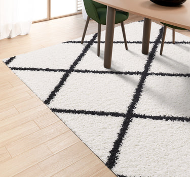 Shaggy Rug Lined Lumora Diamond White Black Line