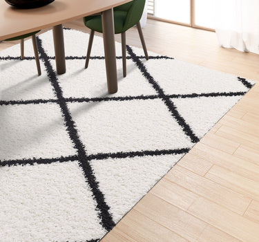 Shaggy Rug Lined Lumora Diamond White Black Line